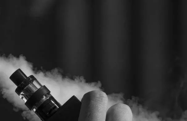 Perigo entre jovens: INCA alerta para os riscos de cigarros com sabor e aroma