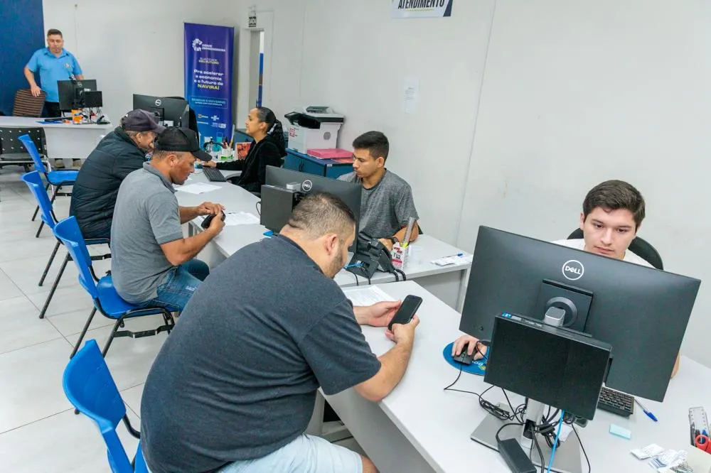 Vagas em Naviraí: Confira as 154 oportunidades com destaque para 50 costureiras