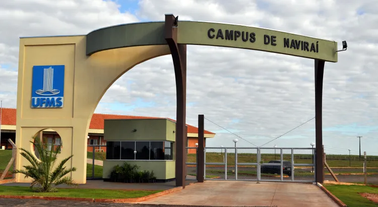 Carreira: UFMS abre concurso para 42 professores com salários de até R$ 13,7 mil