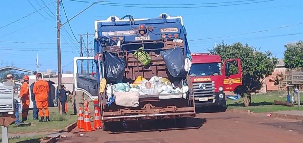  Gari morre atropelado por caminhão da coleta em Ponta Porã